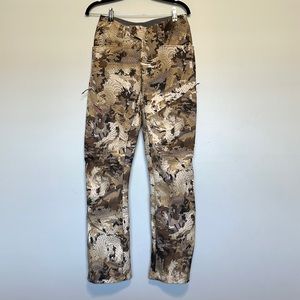 Sitka Women’s Cadence Pant Size 28 in Waterfowl Marsh. New without Tags